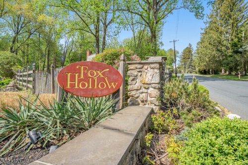 68 Fox Hollow Rd, Sparta, NJ, 07871-1118 | Card Image