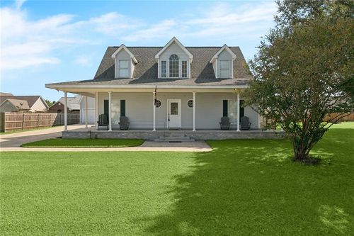 146 Bayou Estates Dr, Des Allemands, LA, 70030-3339 | Card Image