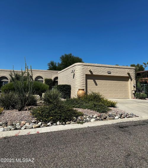 4352 N Camino Real, Tucson, AZ, 85718-6575 | Card Image