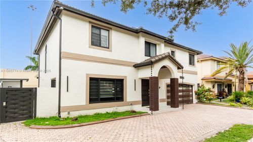 8886 Nw 187th St, Hialeah, FL, 33018-6281 | Card Image
