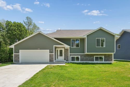 1886 Desoto St, Maplewood, MN, 55117-2408 | Card Image