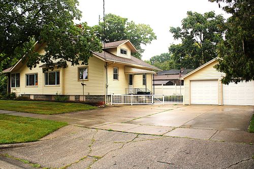 1711 Raymond St, Bay City, MI, 48706-5255 | Card Image