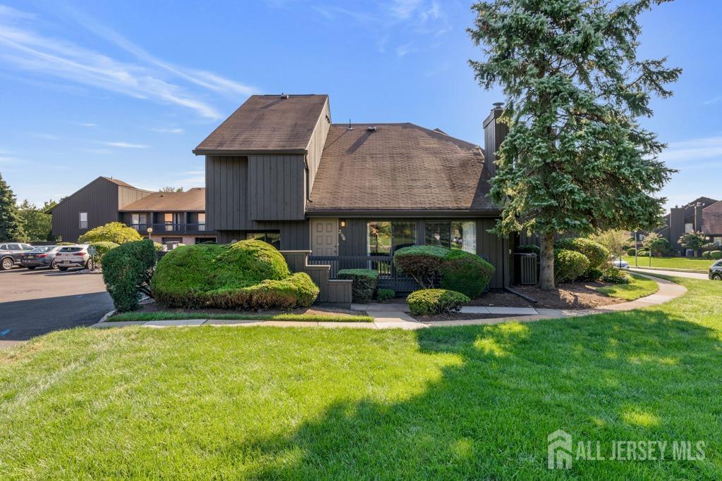Westgate Dr, Edison, NJ 08820