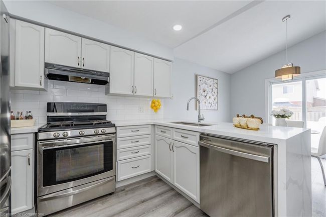 830 Brandenburg Blvd, House other with 4 bedrooms, 4 bathrooms and 4 parking in Waterloo ON | Image 22