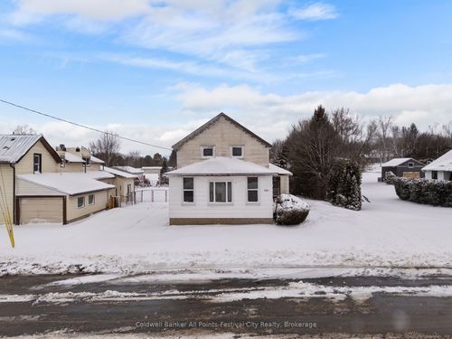 581 Gough St, Lucknow, ON, N0G2H0 | Card Image