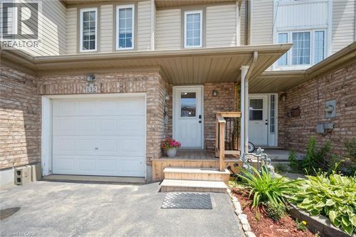 132 Donnenwerth Dr, Kitchener, ON, N2E4C8 | Card Image