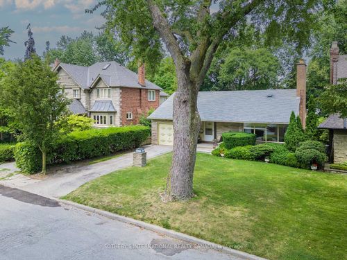 200 Cortleigh Blvd, Toronto, ON, M5N1P5 | Card Image