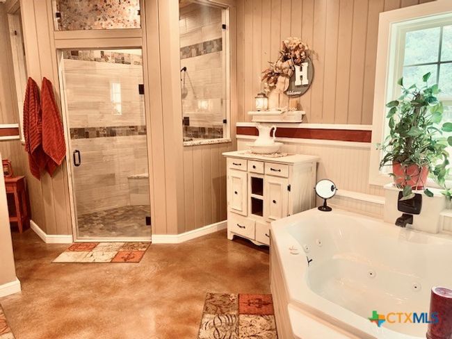 655 Hwy 236, Home with 3 bedrooms, 2 bathrooms and null parking in Moody TX | Image 15