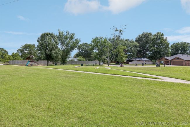 13936 S Ironwood Pl, House other with 3 bedrooms, 2 bathrooms and null parking in Glenpool OK | Image 27