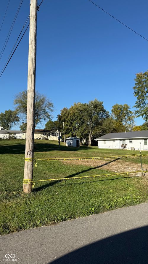 312 E Sycamore St, Westport, IN, 47283-9323 | Card Image