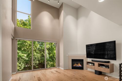 1-4286 213th Pl Se, Issaquah, WA, 98029-9700 | Card Image
