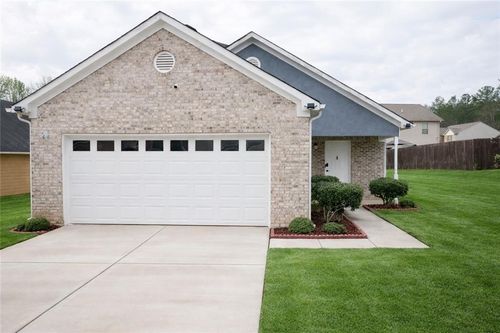 10941 Station Dr, Hampton, GA, 30228-2383 | Card Image