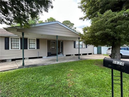 6620 Burgundy St, Arabi, LA, 70032-1221 | Card Image