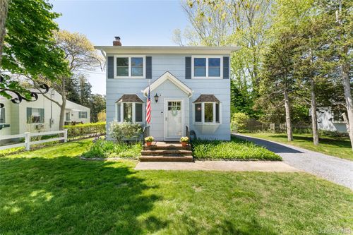 22 W End Ave, East Quogue, NY, 11942-4213 | Card Image