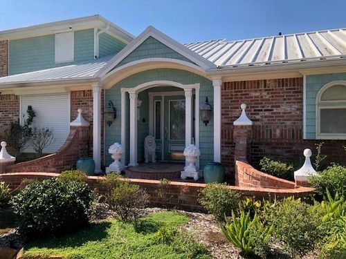 804 Alvin St, El Campo, TX, 77437-4110 | Card Image