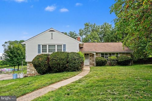8403 Newbold Ln, GLENSIDE, PA, 19038-7113 | Card Image