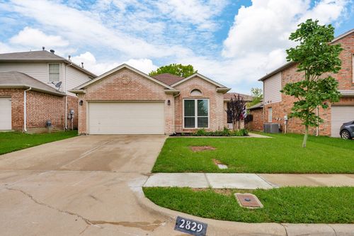 2829 Bull Shoals Dr, Fort Worth, TX, 76131-2026 | Card Image