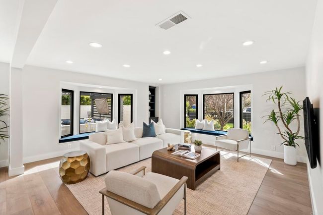 314 S Nardo Ave, House other with 5 bedrooms, 5 bathrooms and 5 parking in Solana Beach CA | Image 9