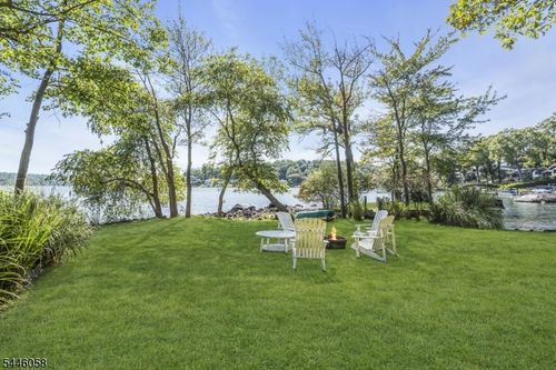 22 Ithanell Rd, Hopatcong, NJ, 07843-1846 | Card Image