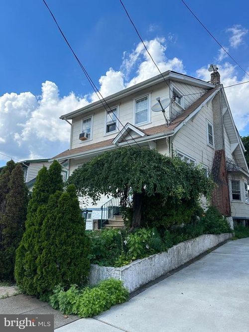325 Magee Ave, PHILADELPHIA, PA, 19111-4616 | Card Image
