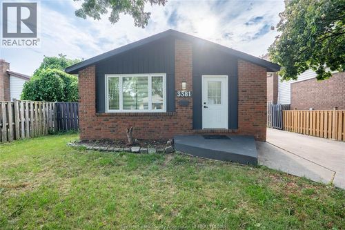 3381 Pineview Crescent, Windsor, ON, N8R2A6 | Card Image