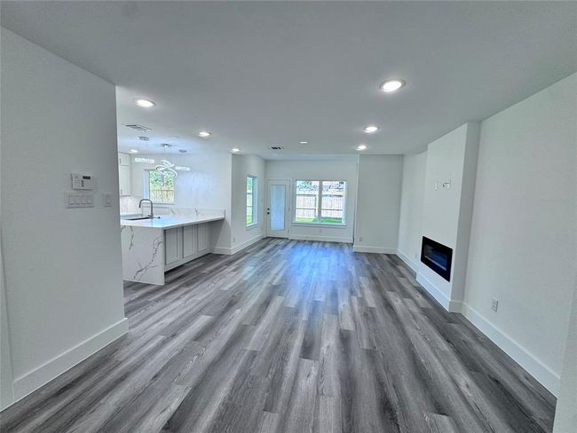 801 Woodard St, House other with 3 bedrooms, 2 bathrooms and null parking in Houston TX | Image 15