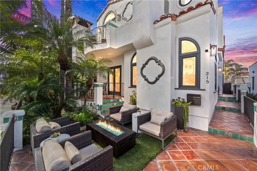 215 Glendora Ave, Long Beach, CA, 90803-3504 | Card Image