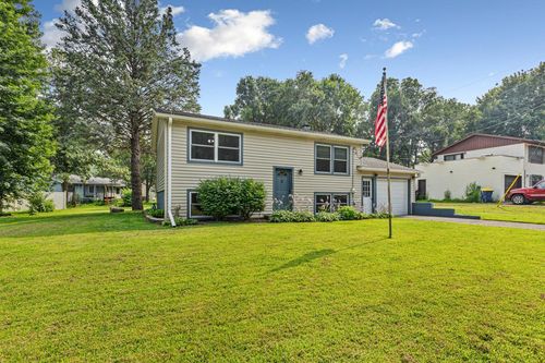 1825 Ladonna Ln, Faribault, MN, 55021-5633 | Card Image