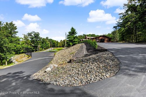 4372 Elmhurst Boulevard, Dunmore, PA, 18505 | Card Image