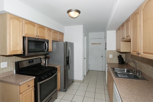 0 - 885 Wellington Ave, Home with 2 bedrooms, 2 bathrooms and null parking in Elk Grove Village IL | Image 16