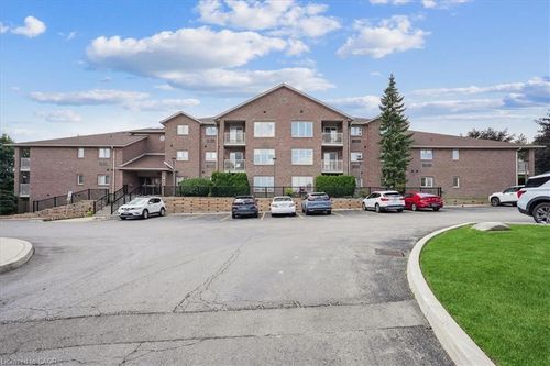 62-3050 Pinemeadow Dr, Burlington, ON, L7M3X5 | Card Image