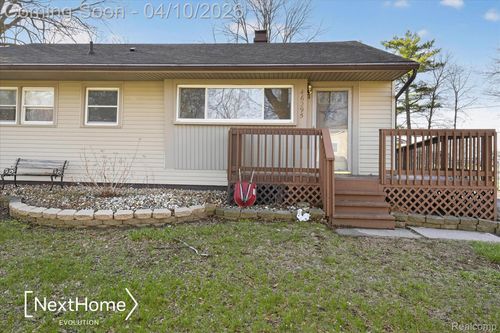 46295 Chatsworth Dr, Van Buren Township, MI, 48111-1218 | Card Image