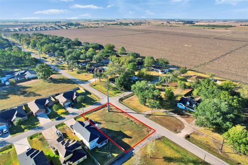 000 Morris St, East Bernard, TX, 77435 | Card Image