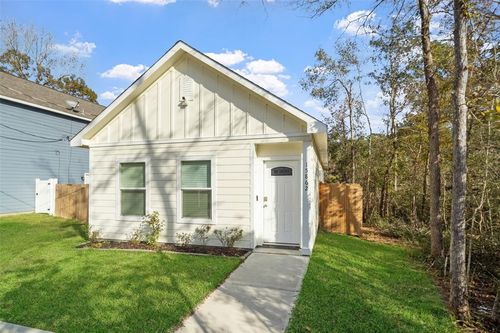 15862 Beechnut Dr, Montgomery, TX, 77356-3493 | Card Image