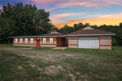 698 Ne 901 Road, House other with 3 bedrooms, 2 bathrooms and null parking in Windsor MO | Image 1