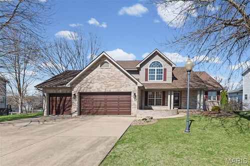 121 Somerset Dr, Glen Carbon, IL, 62034-1367 | Card Image