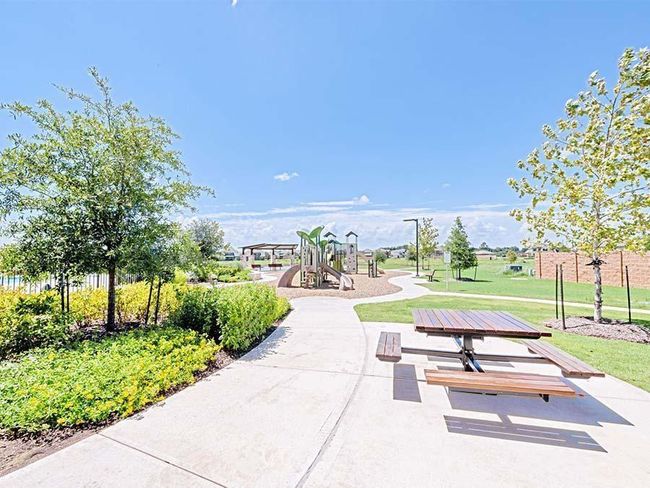 32915 Turning Springs Dr, House other with 4 bedrooms, 3 bathrooms and 2 parking in Fulshear TX | Image 8