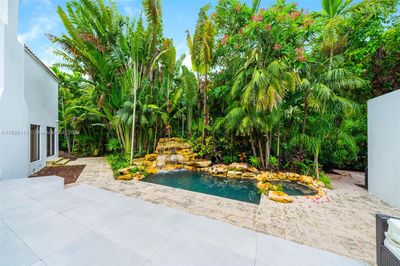 6812 San Vicente St, House other with 4 bedrooms, 4 bathrooms and null parking in Coral Gables FL | Image 3