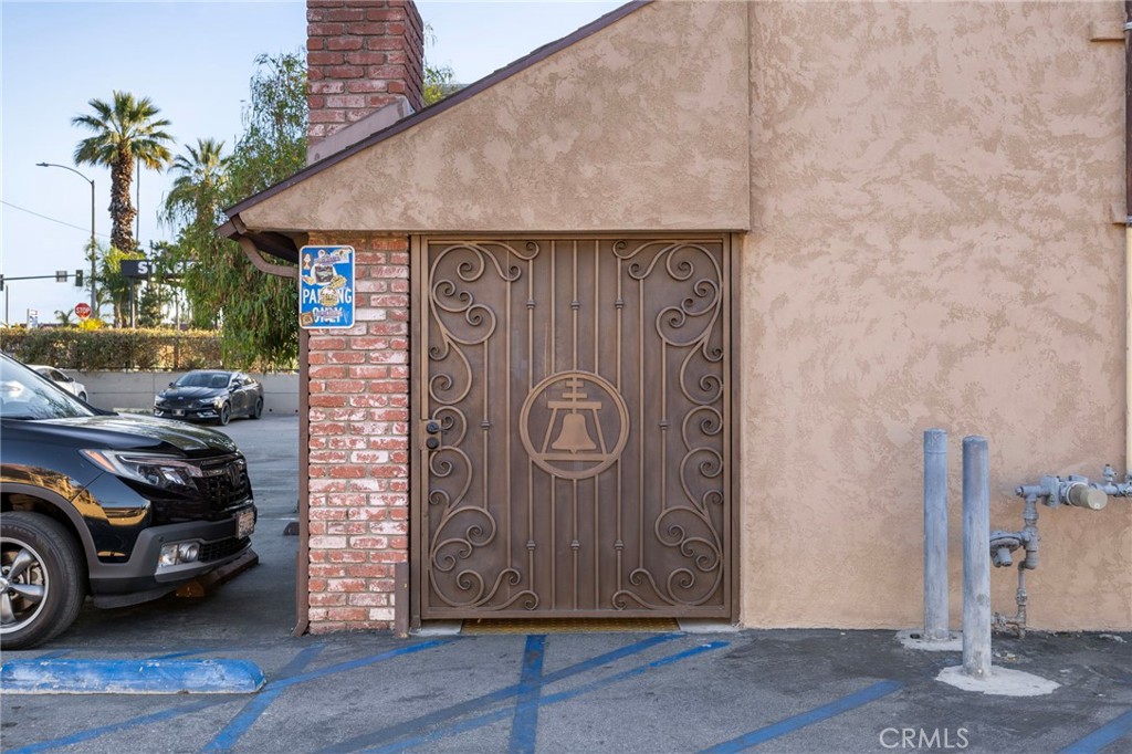 Commercial Sale in Riverside 2