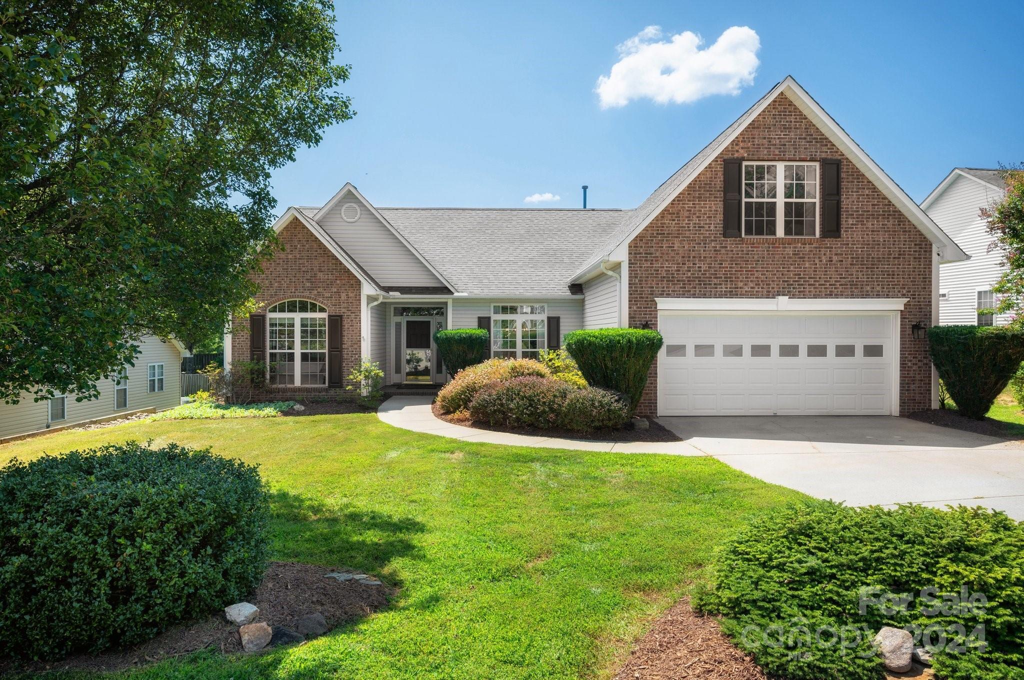 Farm Creek Dr, Asheville, NC 28806