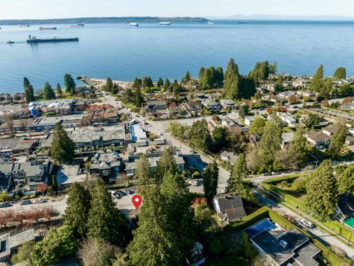 2493 Haywood Ave, West Vancouver, BC, V7V1Y2 | Card Image