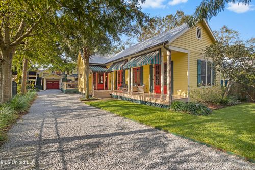 208 Saint Charles St, Bay Saint Louis, MS, 39520-3918 | Card Image
