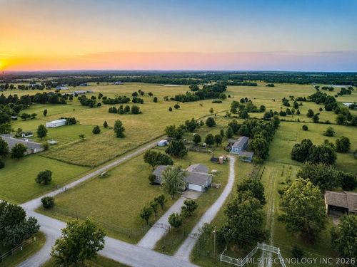5603 E 96th St N, Sperry, OK, 74073-4556 | Card Image