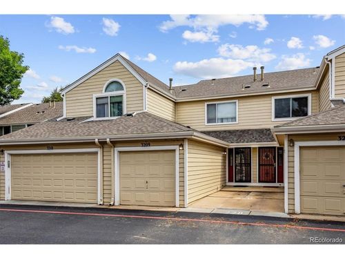 32-09-7476 E Arkansas Ave, Denver, CO, 80231-2562 | Card Image