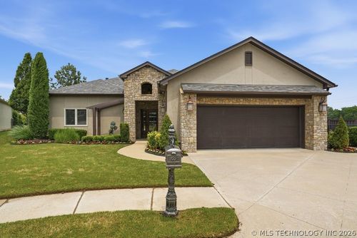 8402 S Nogales Avenue W, Tulsa, OK, 74132 | Card Image