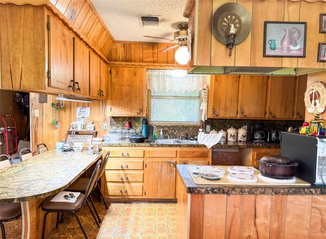 904 W 12 Th St, House other with 3 bedrooms, 2 bathrooms and null parking in Cisco TX | Image 10