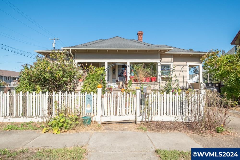 10th Ave, Albany, OR 97321
