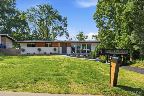 16 Stoney View Lane, St Louis, MO, 63146 | Card Image