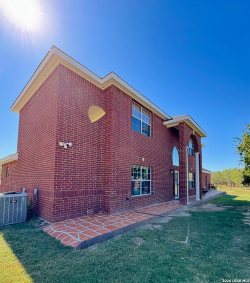 5980 Smith Rd, Von Ormy, TX, 78073-4946 | Card Image