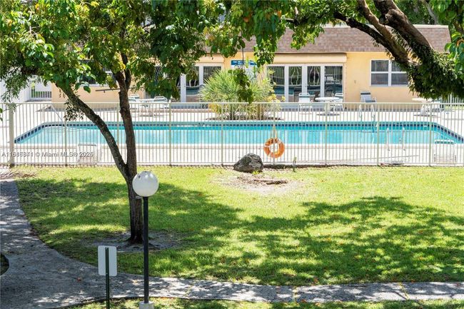 APT-23C - 5140 Sw 40 Th Ave, Condo with 2 bedrooms, 2 bathrooms and null parking in Fort Lauderdale FL | Image 44